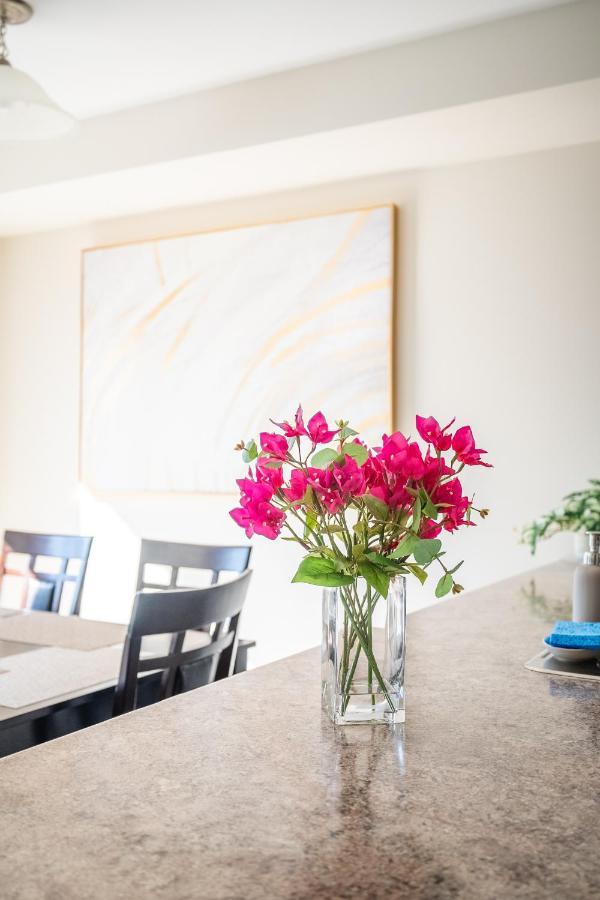New 3Br Townhouse, Minutes To Niagara Falls And Brock University By Globalstay 소롤드 외부 사진